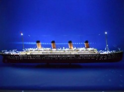 GIANT 72 INCH TITANIC FULL LIGHTED SHIP!! | The Scale Modeler - Trains 