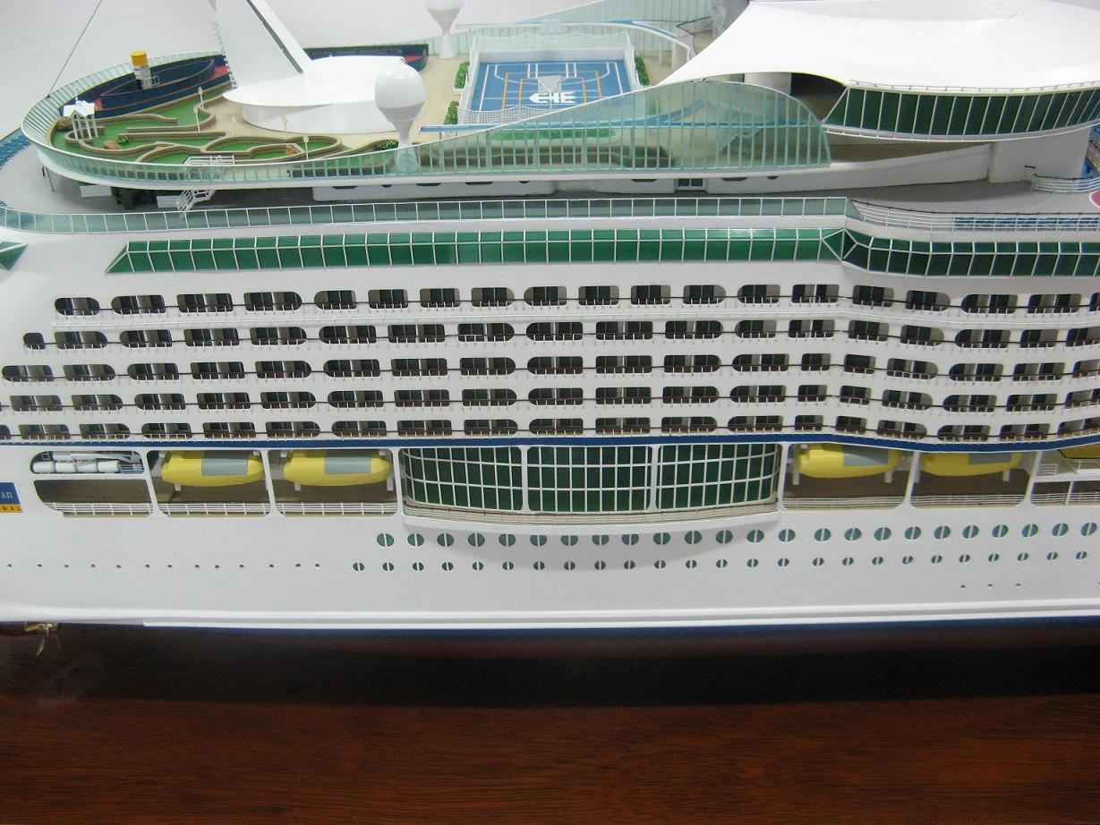 rc boat cruise ship