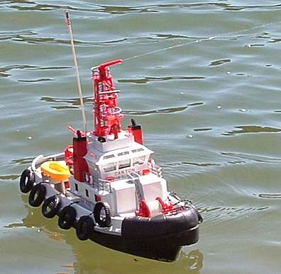 RC FIREBOAT TUG BOAT WITH WATER PUMPING 