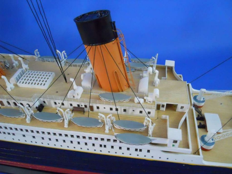 GIANT 72 INCH TITANIC FULL LIGHTED SHIP!! | The Scale Modeler - Trains ...